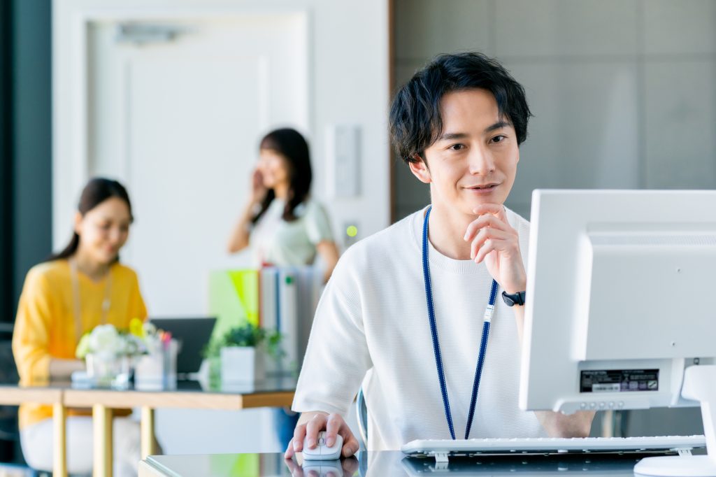 オフィス/男性/ビジネス/Web制作